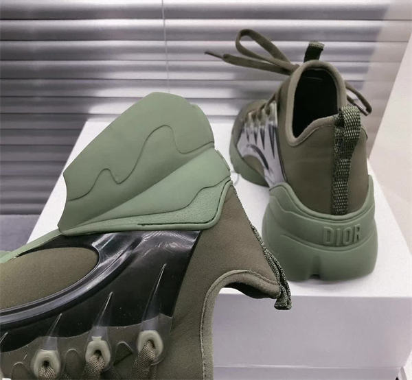 Dr Sneaker