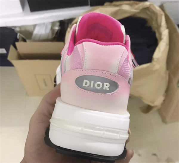 Dr B22 Sneaker