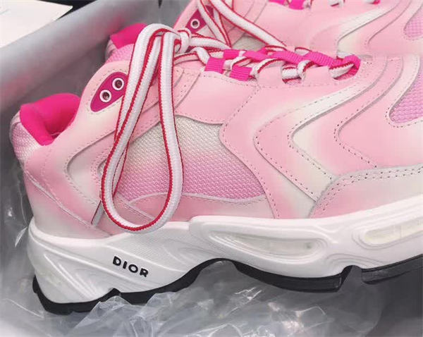 Dr B22 Sneaker
