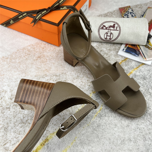 H Sandals