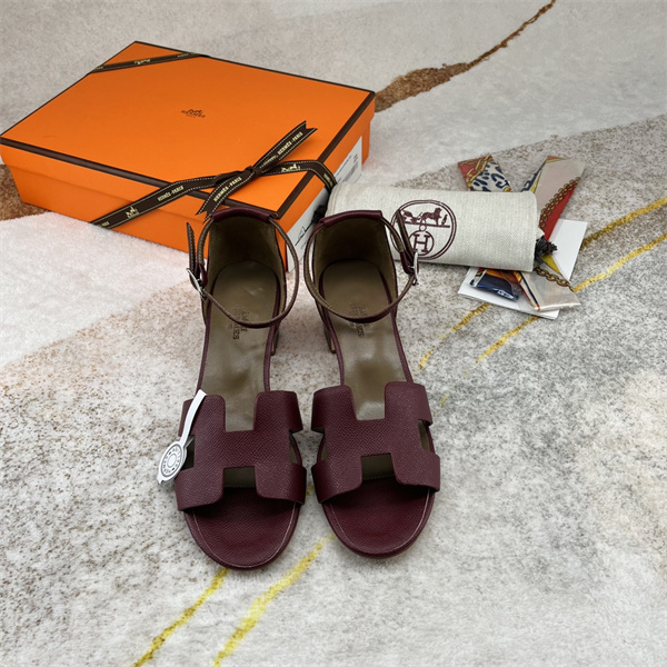 H Sandals