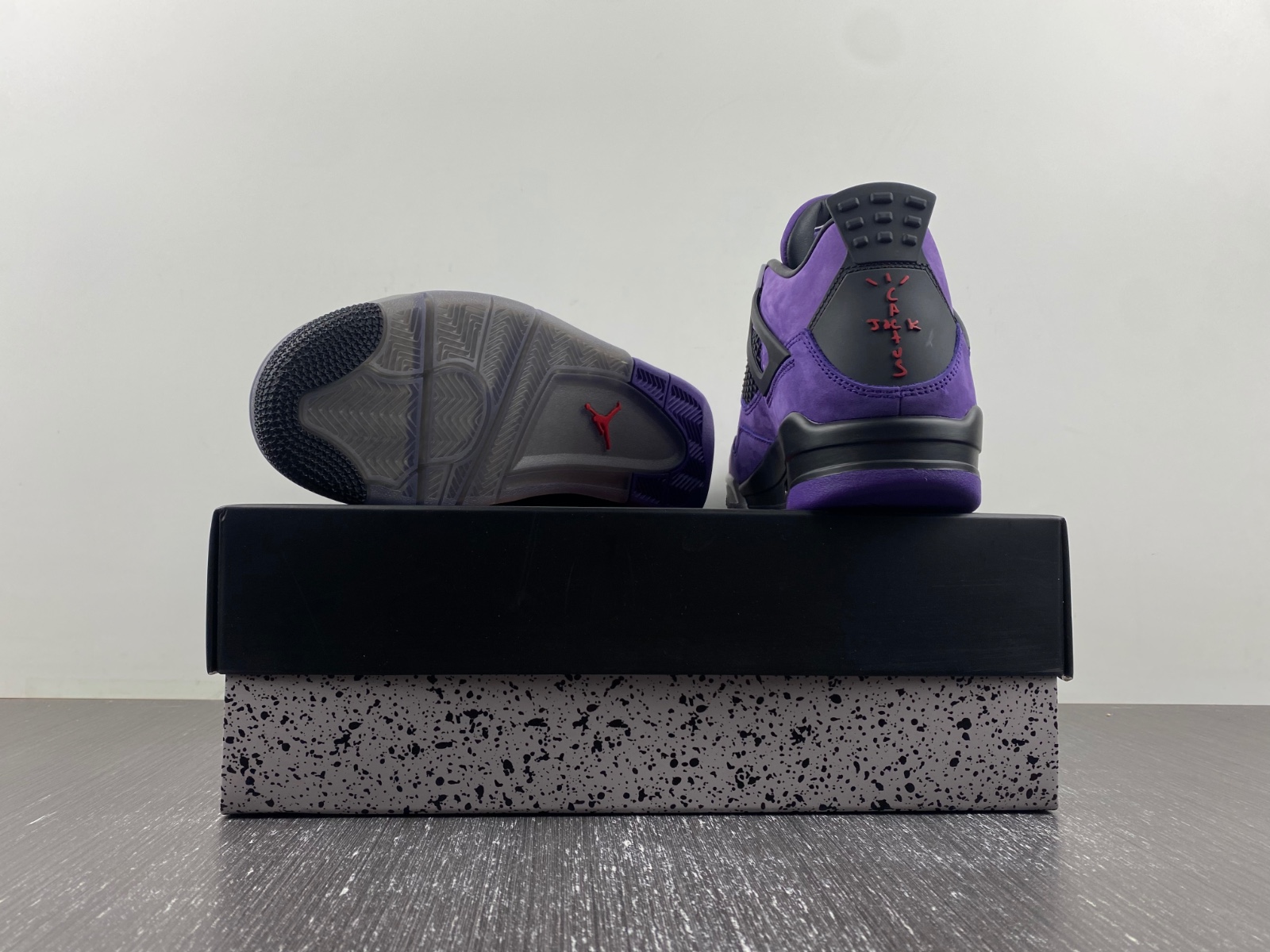 Air Jordan 4