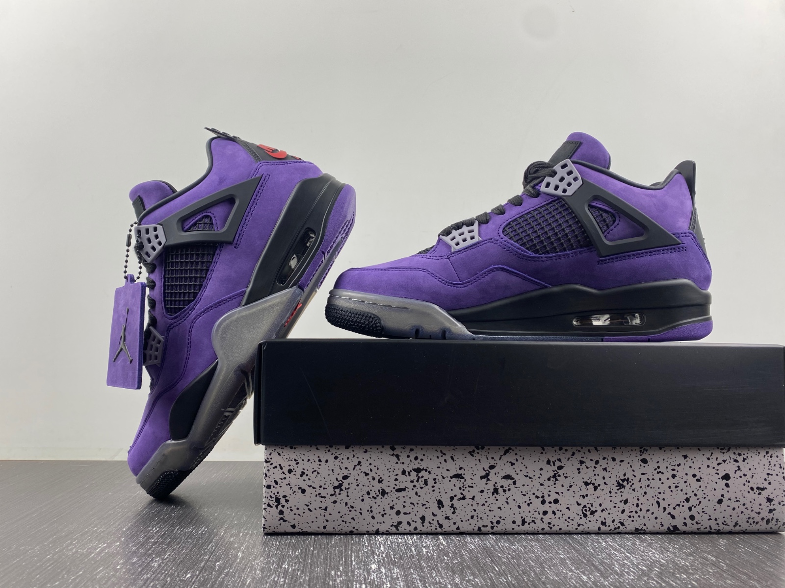 Air Jordan 4