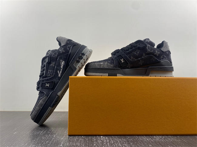 Louis Vuitton LV trainer 1