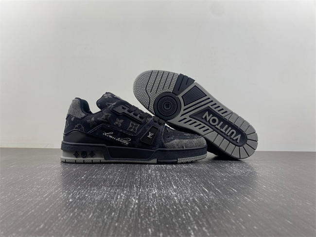 Louis Vuitton LV trainer 1