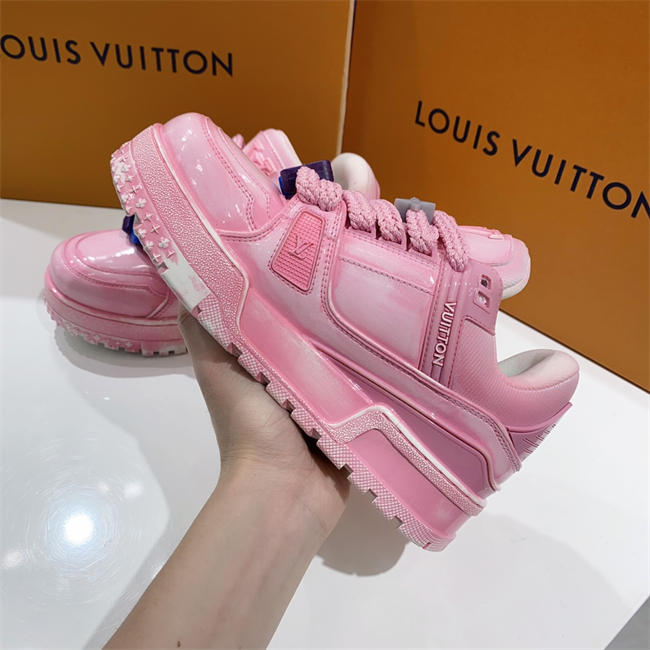 Lv Trainer Sneaker 66