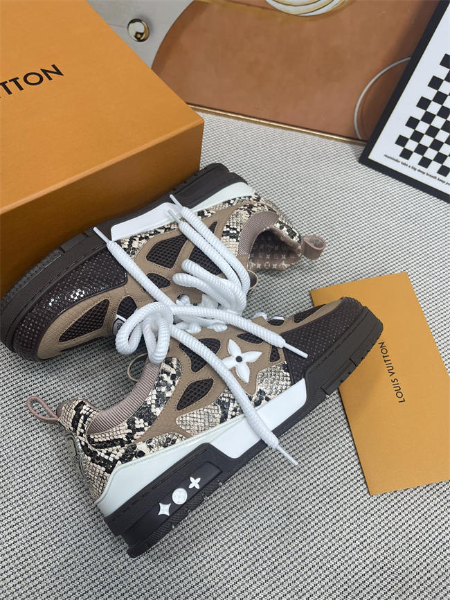 Lv Trainer Sneaker 85