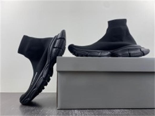 Balenciaga 758483 W2DG1 1010