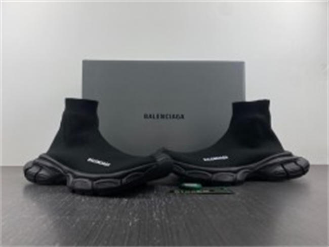 Balenciaga 758483 W2DG1 1010