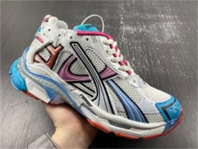 Balenciaga 772774-W3RBW-2325