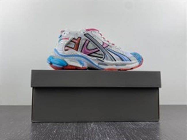 Balenciaga 772774-W3RBW-2325