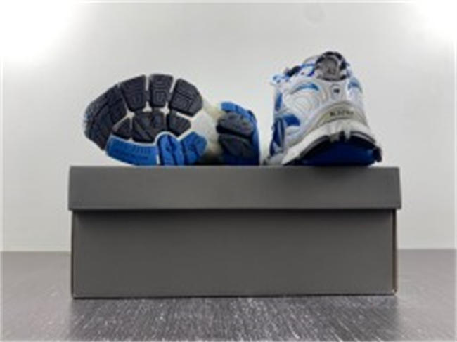 Balenciaga7.5  772774-W3RBW-0575