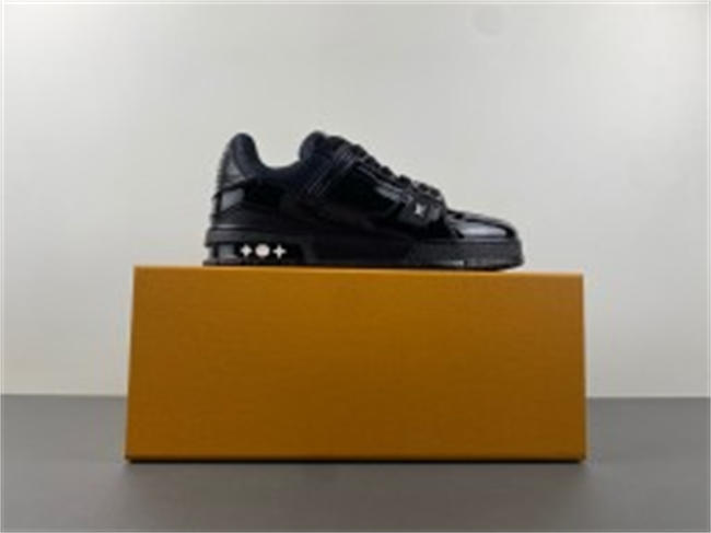 Louis Vuitton LV trainer "Black Leather"