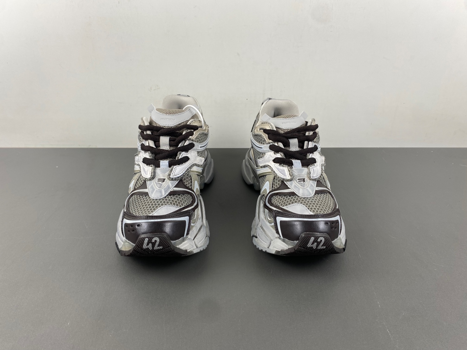 Balenciaga 7.5  779066-W3RBXP-2000 (2nd Option)