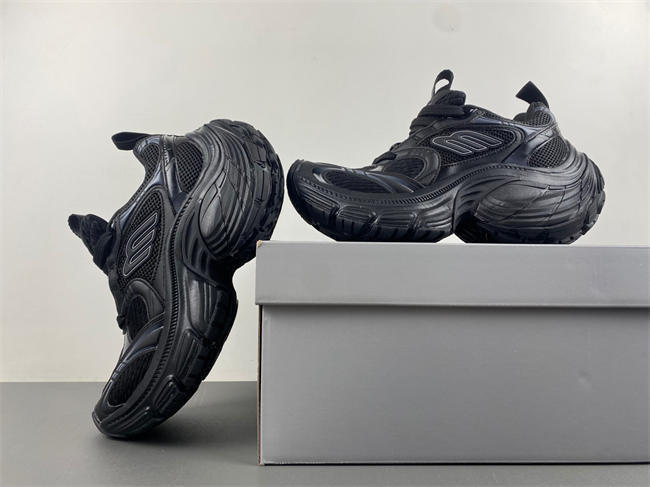 784342 W2MVZ 1010  Balenciaga 911