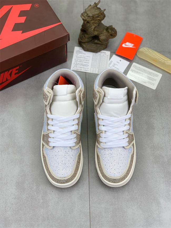 Nike *Air Jordan 1 Metallic Silver