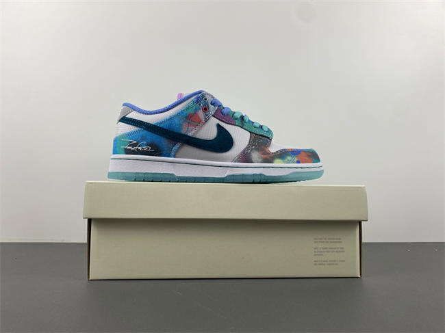 Futura Laboratories x Nike SB Dunk Low