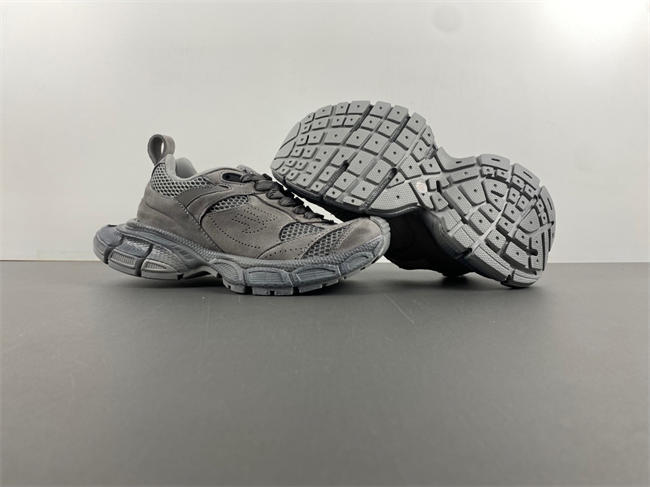 Balenciaga 3XL 230  759693 W3XLH 0210