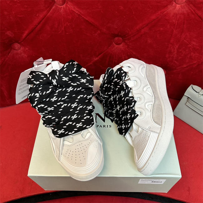 Lanvon Curb Sneaker 29