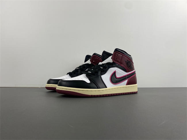 AIR JORDAN 1 MID  FQ7818-101