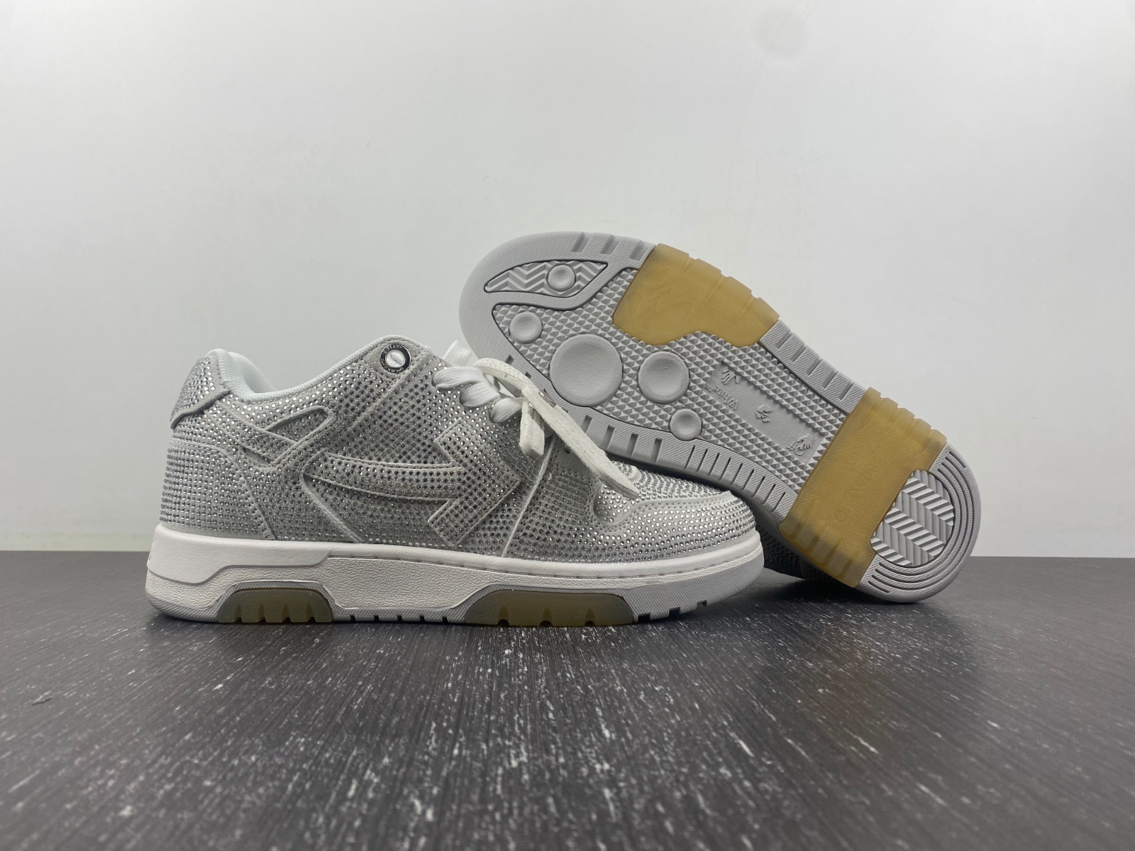 OFF-WHITE Out Of Office
