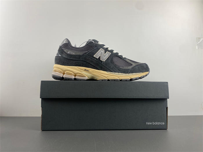 new balance NB M2002RHO