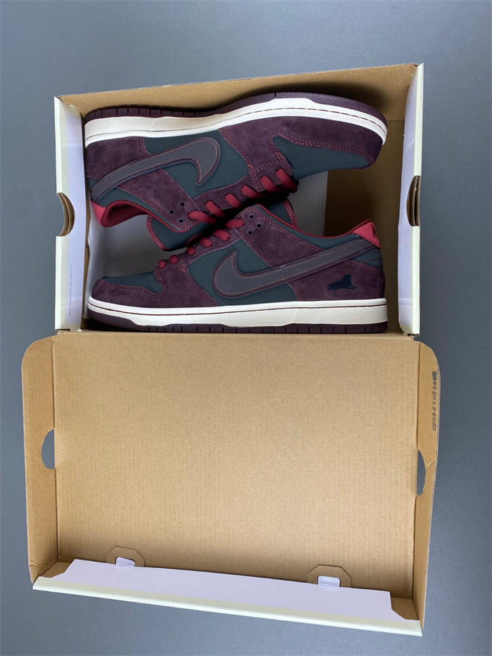 Riot Skateshop x Nike SB Dunk Low 1