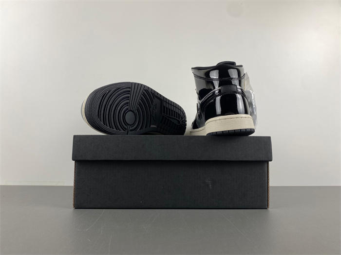 Air Jordan 1 Mid SE “FZ39380-001
