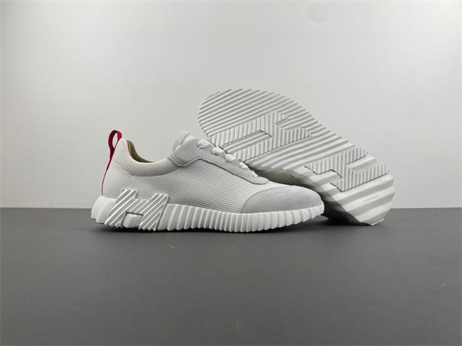 HER MES BOUNCING