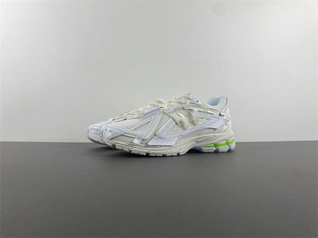 New Balance White light green U1906AE