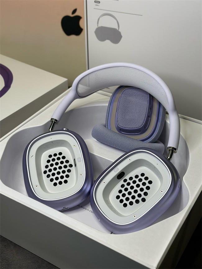 AirPods Max purple