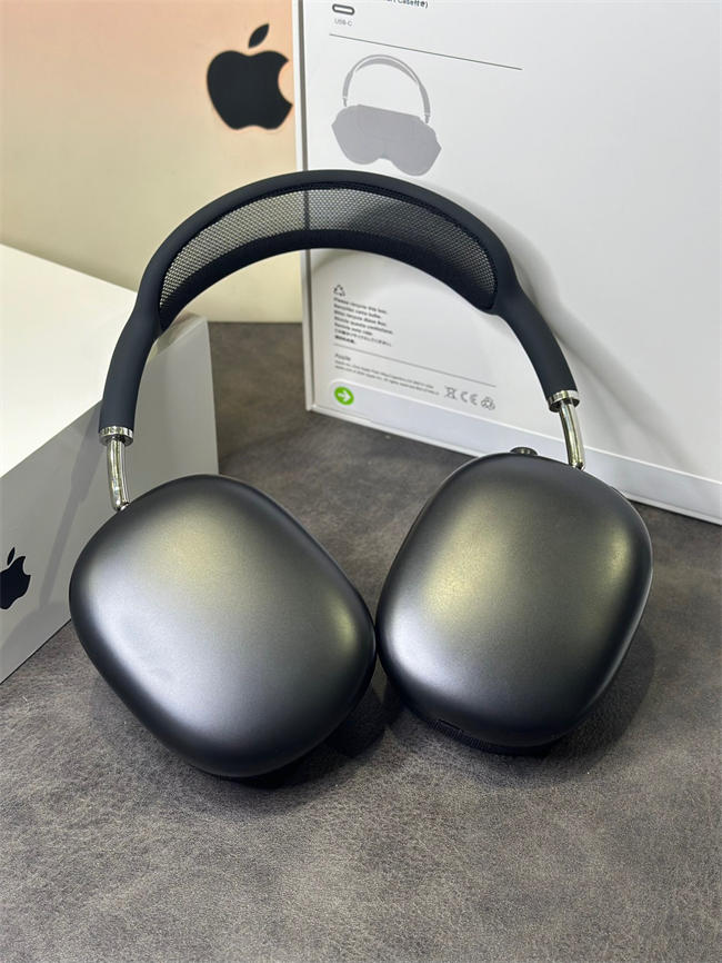 AirPods Max black