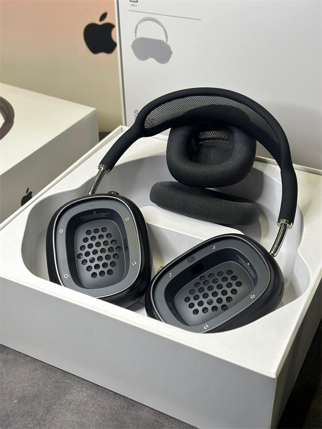AirPods Max black