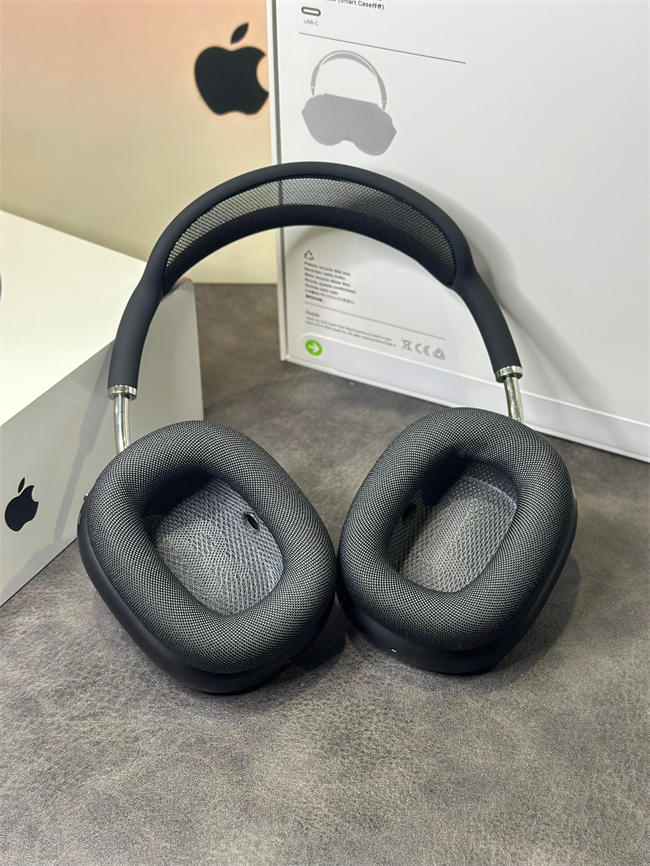 AirPods Max black