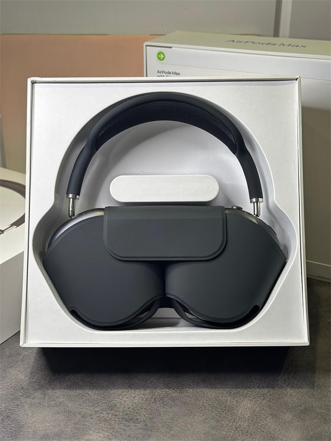 AirPods Max black