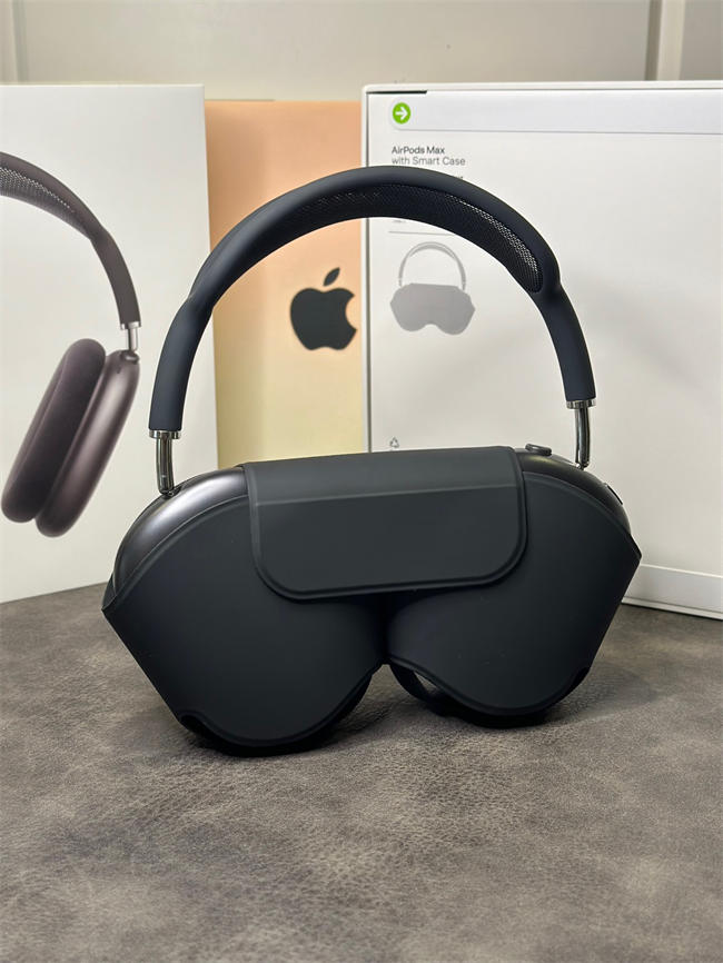 AirPods Max black