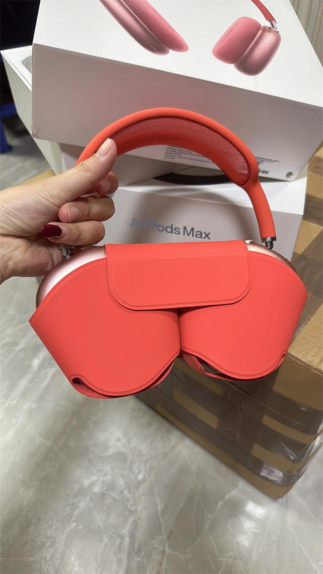 AirPods Max red