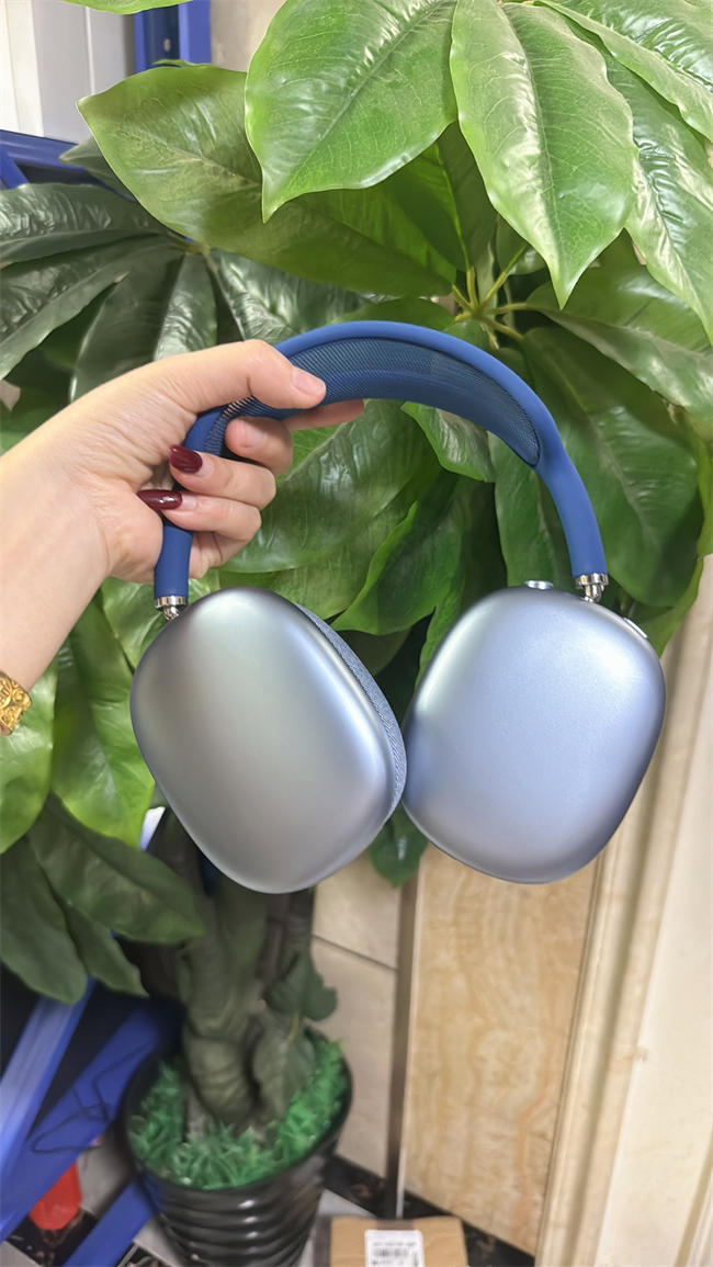 AirPods Max blue