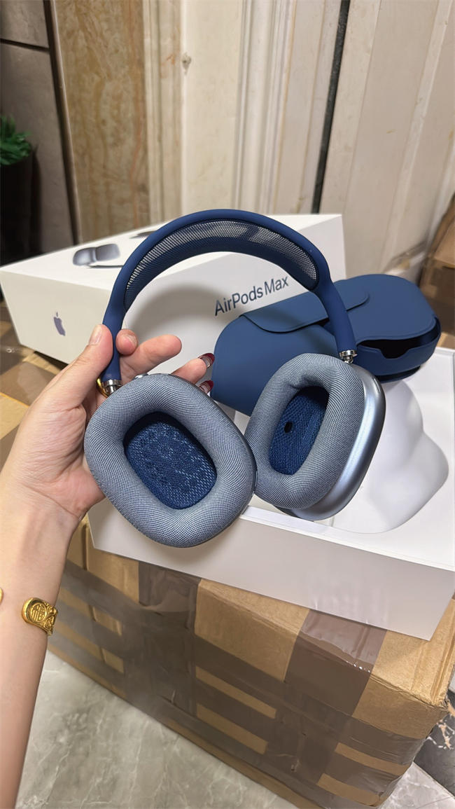 AirPods Max blue