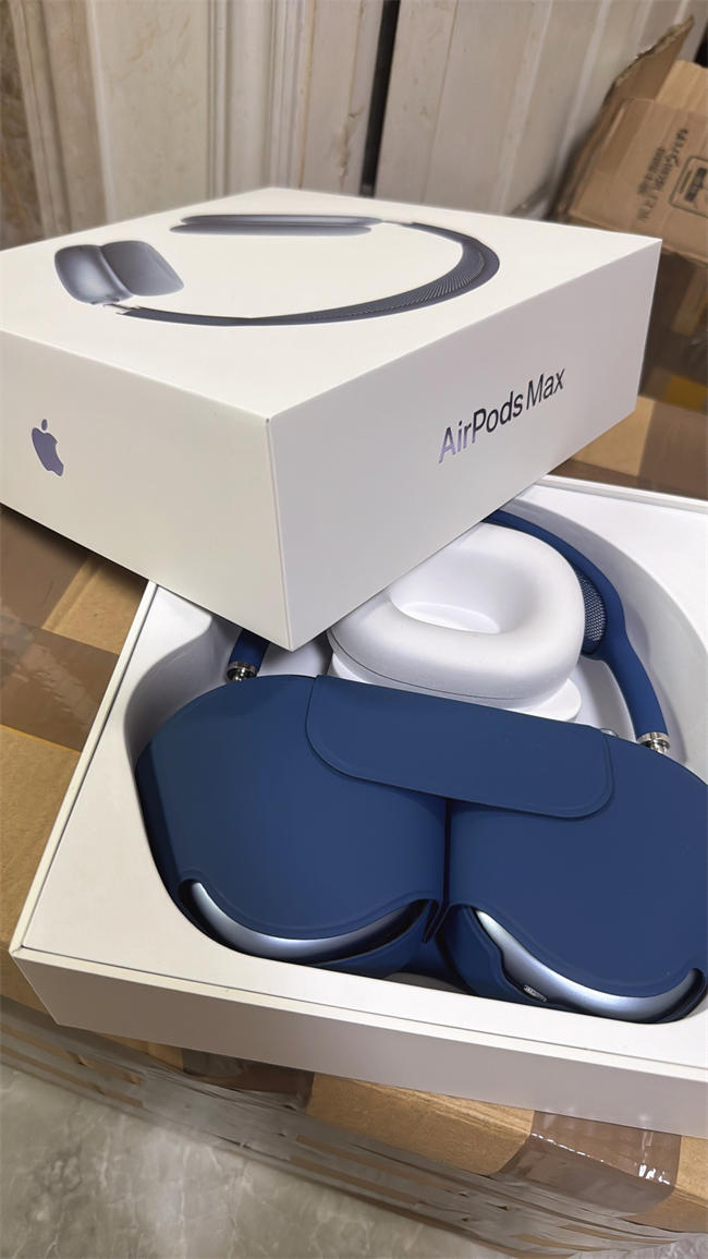 AirPods Max blue