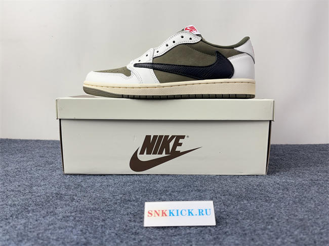 Travis Scott x Air Jordan 1 Low OG DM7866-200