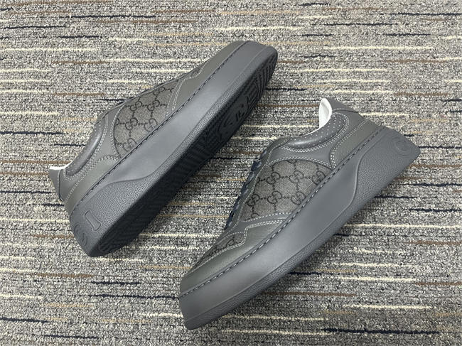 Gucci Low Top Sneaker 1