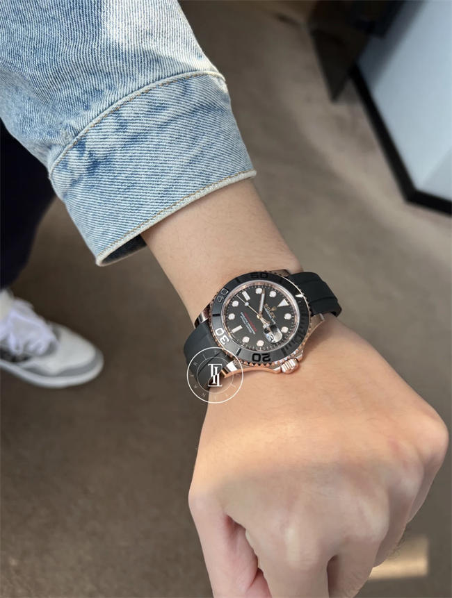 Rolex 18K yacht SW200