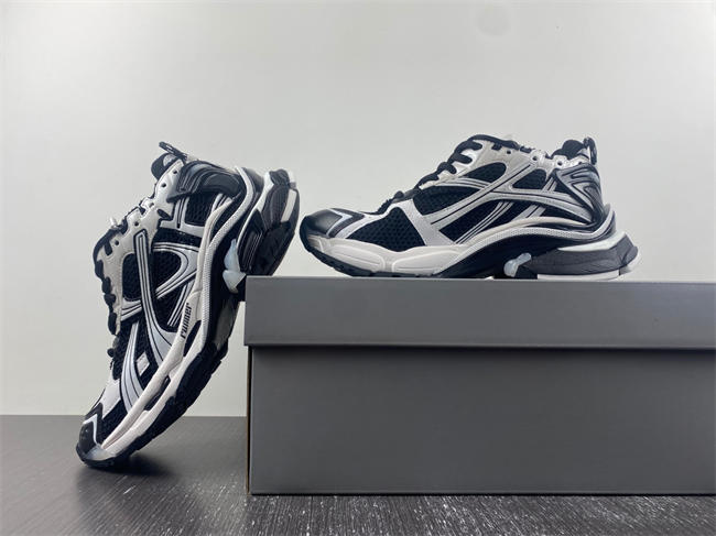Balenciaga  772774-W3RNY-0120