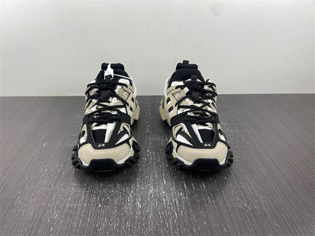 Balenciaga 542023 W3AC4 8017