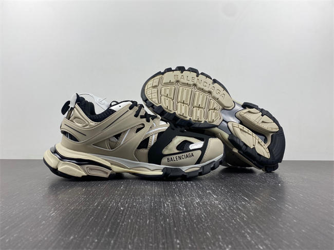 Balenciaga 542023 W3AC4 8017