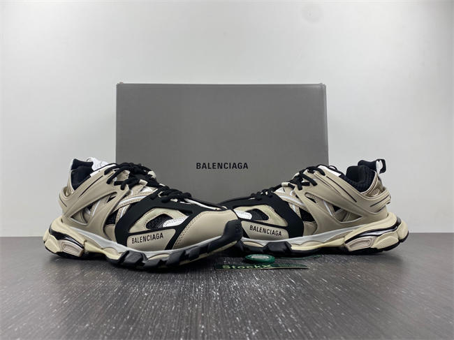 Balenciaga 542023 W3AC4 8017