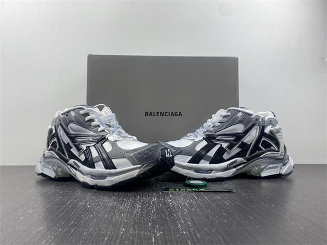 Balenciaga 677403-W3RB5-9012