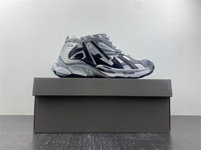 Balenciaga 677403-W3RB5-9012