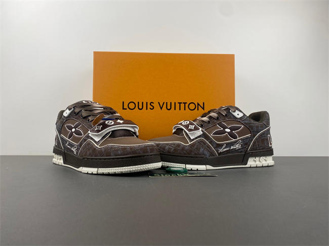 Louis Vuitton LV trainer LV1823-103